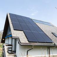 Installation photovoltaïque sur toit à pans