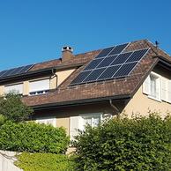 Installation photovoltaïque sur toit à pans